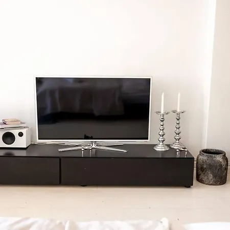 아파트 2ndhomes Stylish Studio In Design District